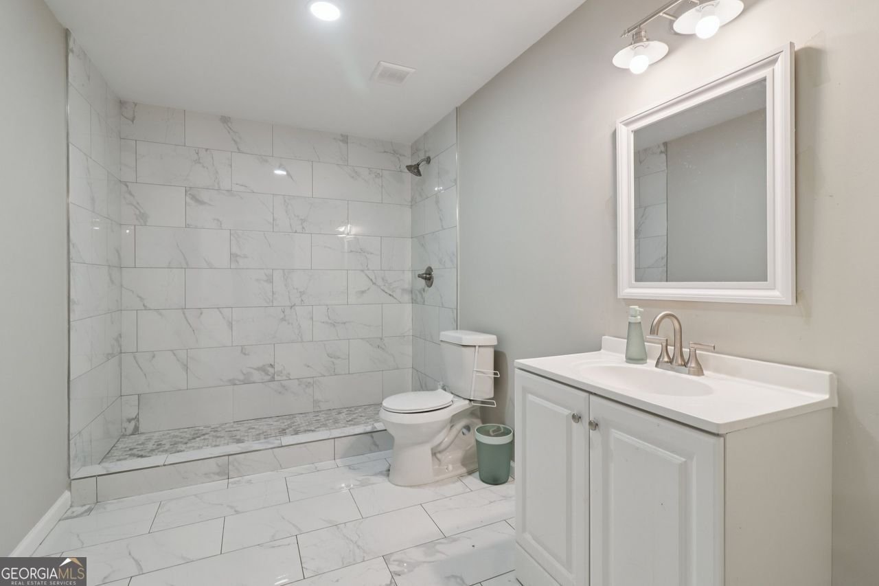 4665 RIVER HILL Circle Ellenwood - 23