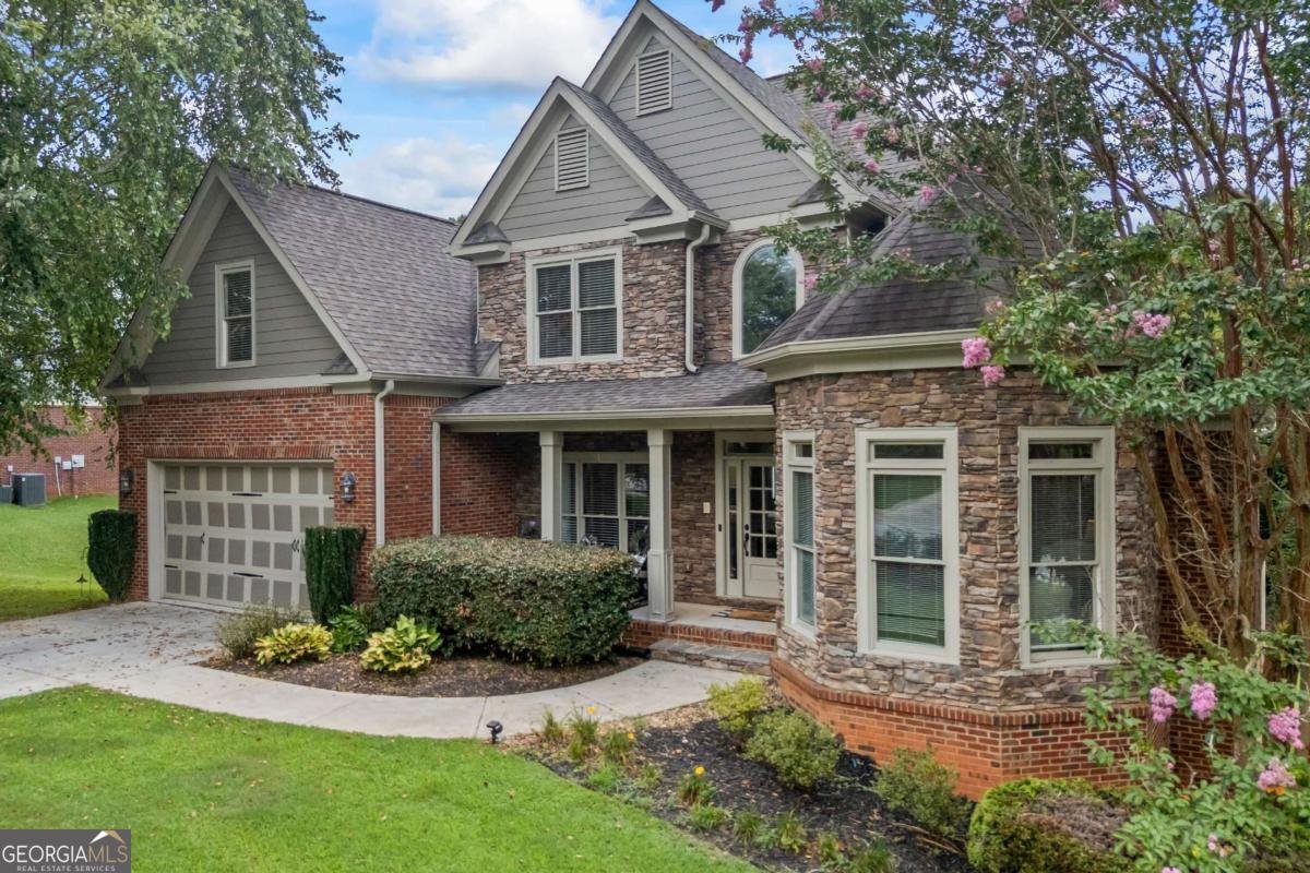 1030 Silver Thorne Drive Loganville - 2