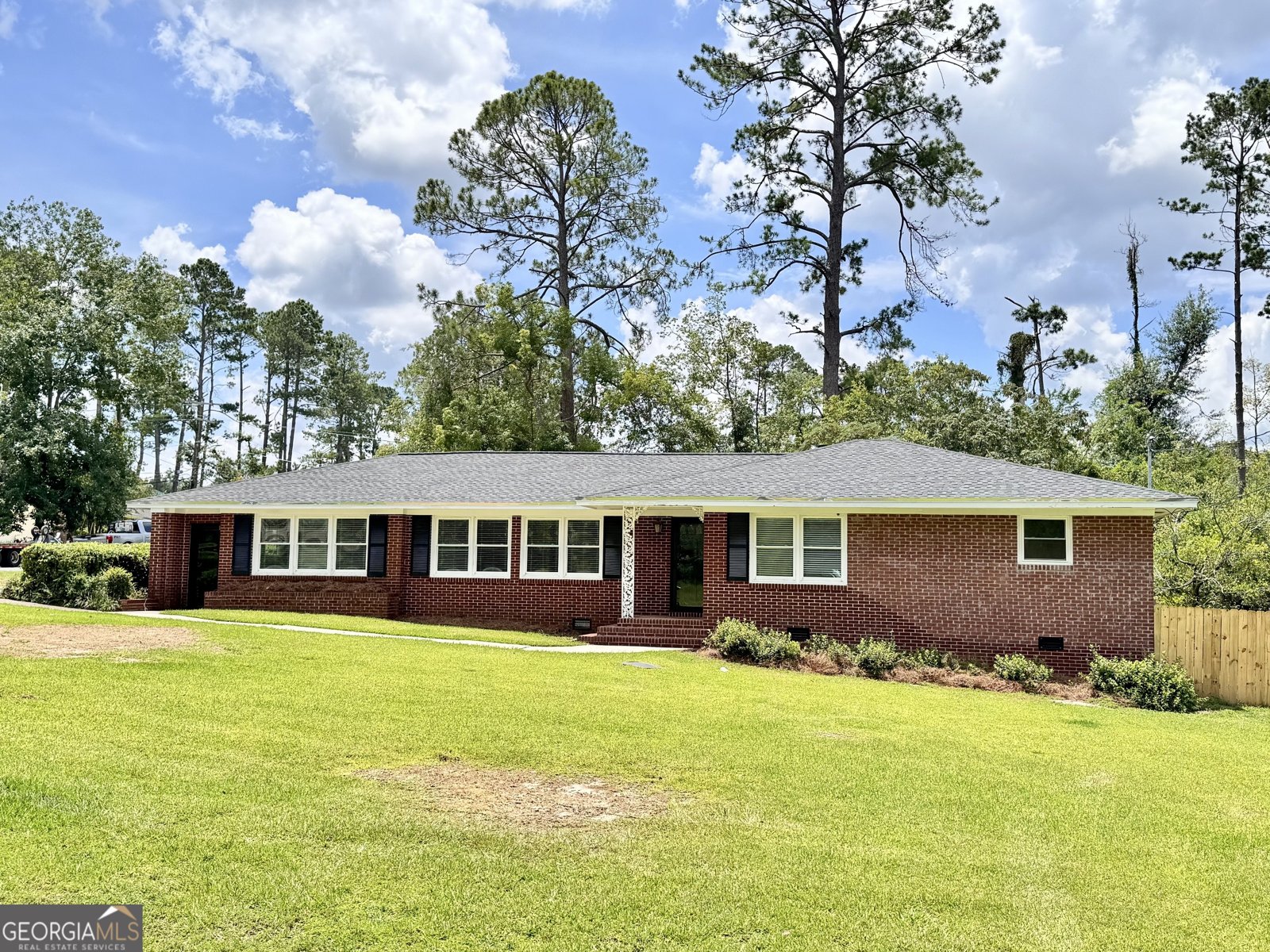 1201 Lakeview Drive Valdosta - 1