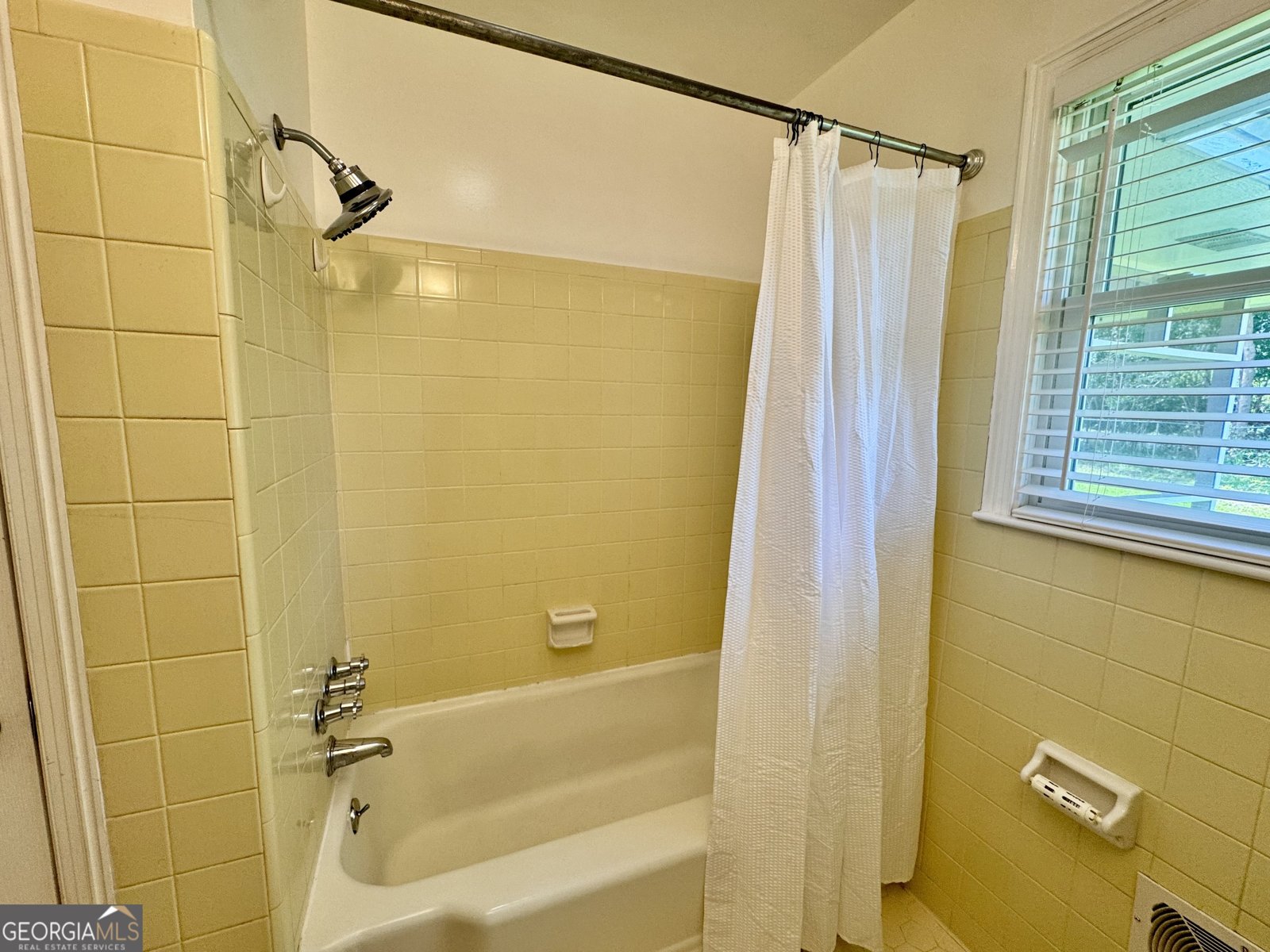 1201 Lakeview Drive Valdosta - 34