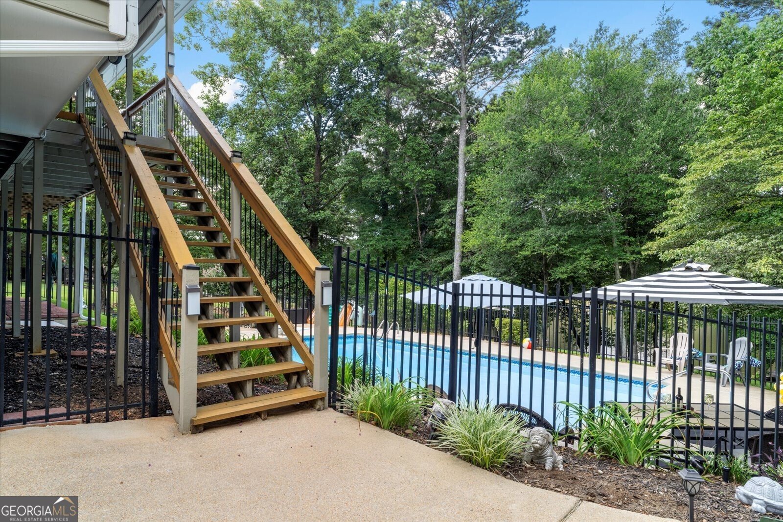 562 STILLWATERS Drive Marietta - 25