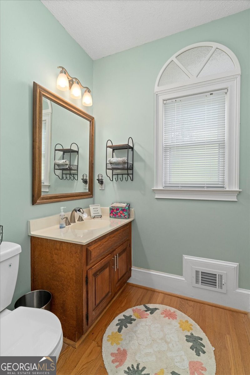 562 STILLWATERS Drive Marietta - 42