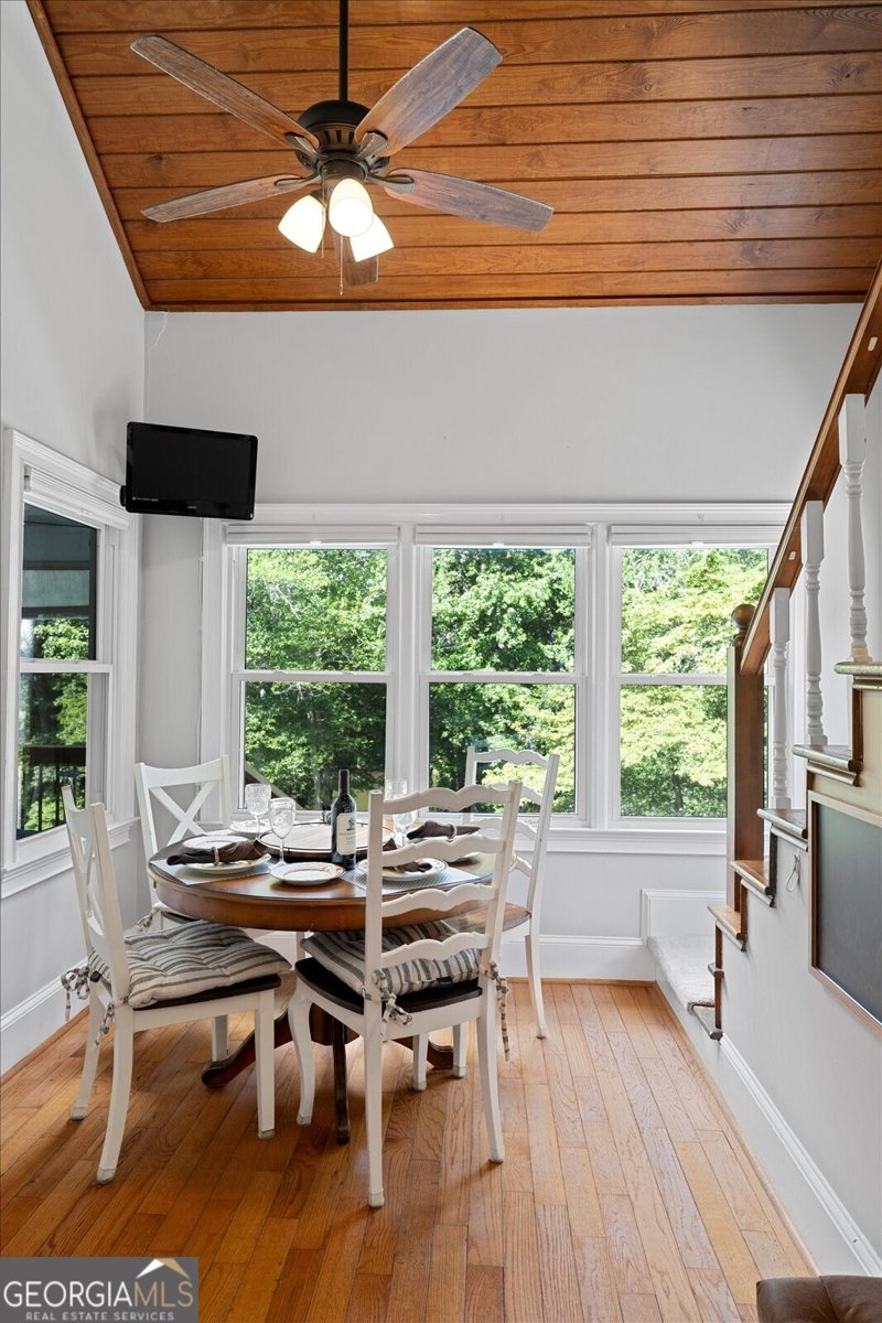 562 STILLWATERS Drive Marietta - 53