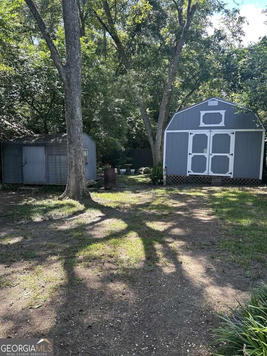 715 Greenwood Street Barnesville - 17