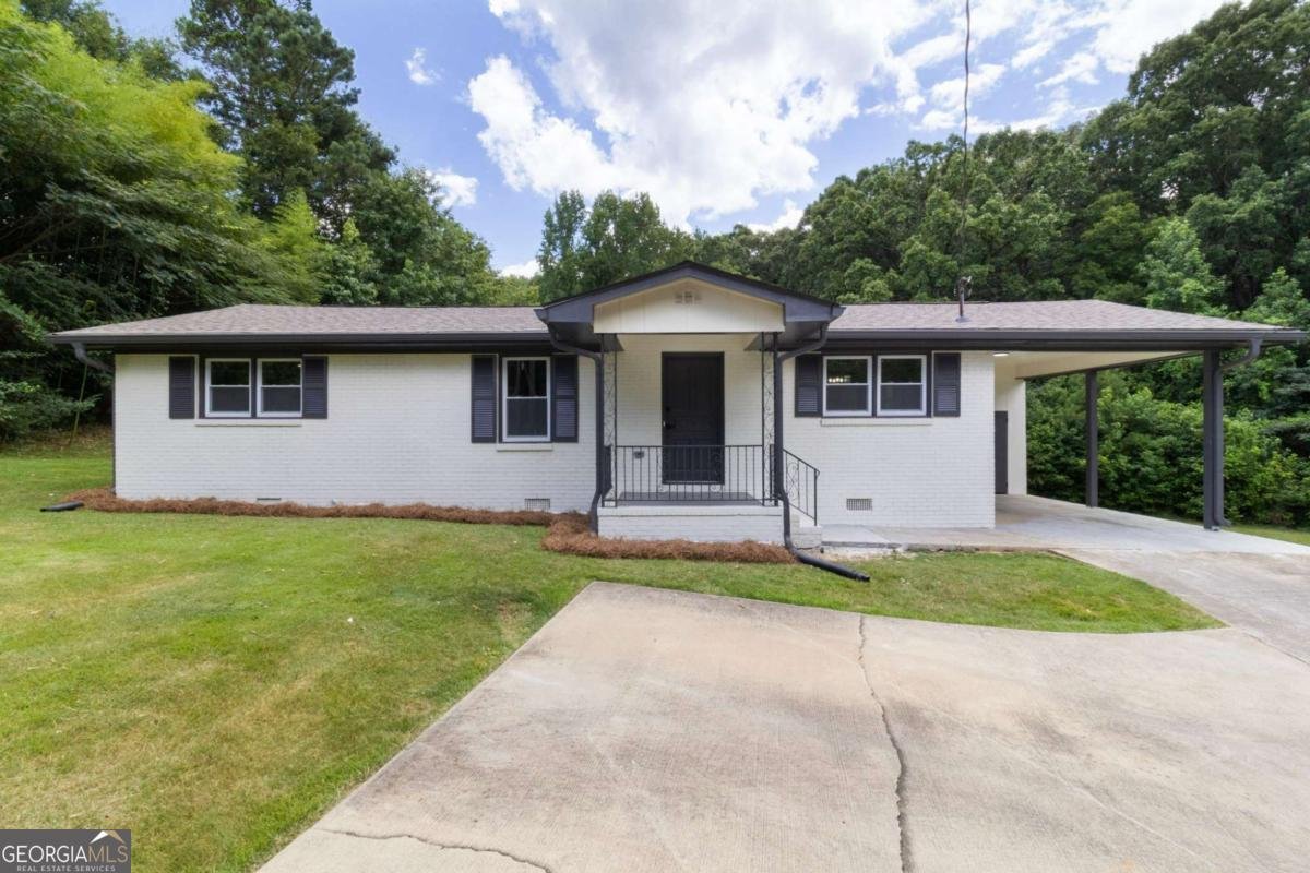 407 Blackberry Lane Lindale - 1