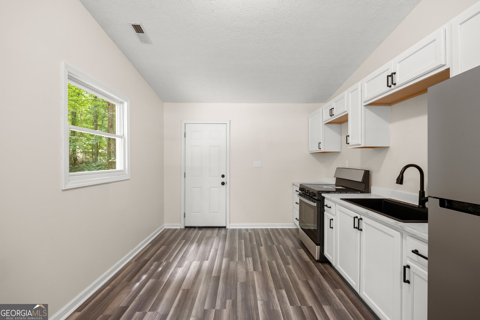 45 Lakeview Court Lavonia - 11