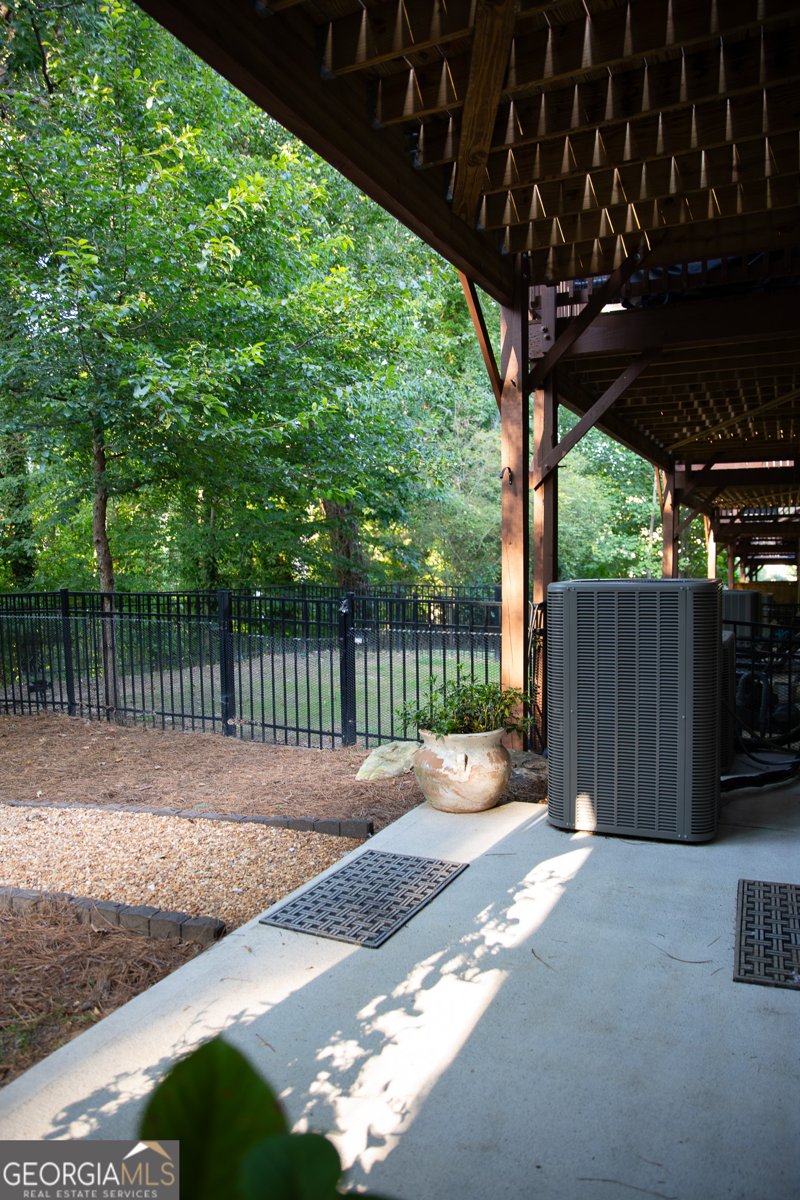 1367 Harris Way Brookhaven - 45