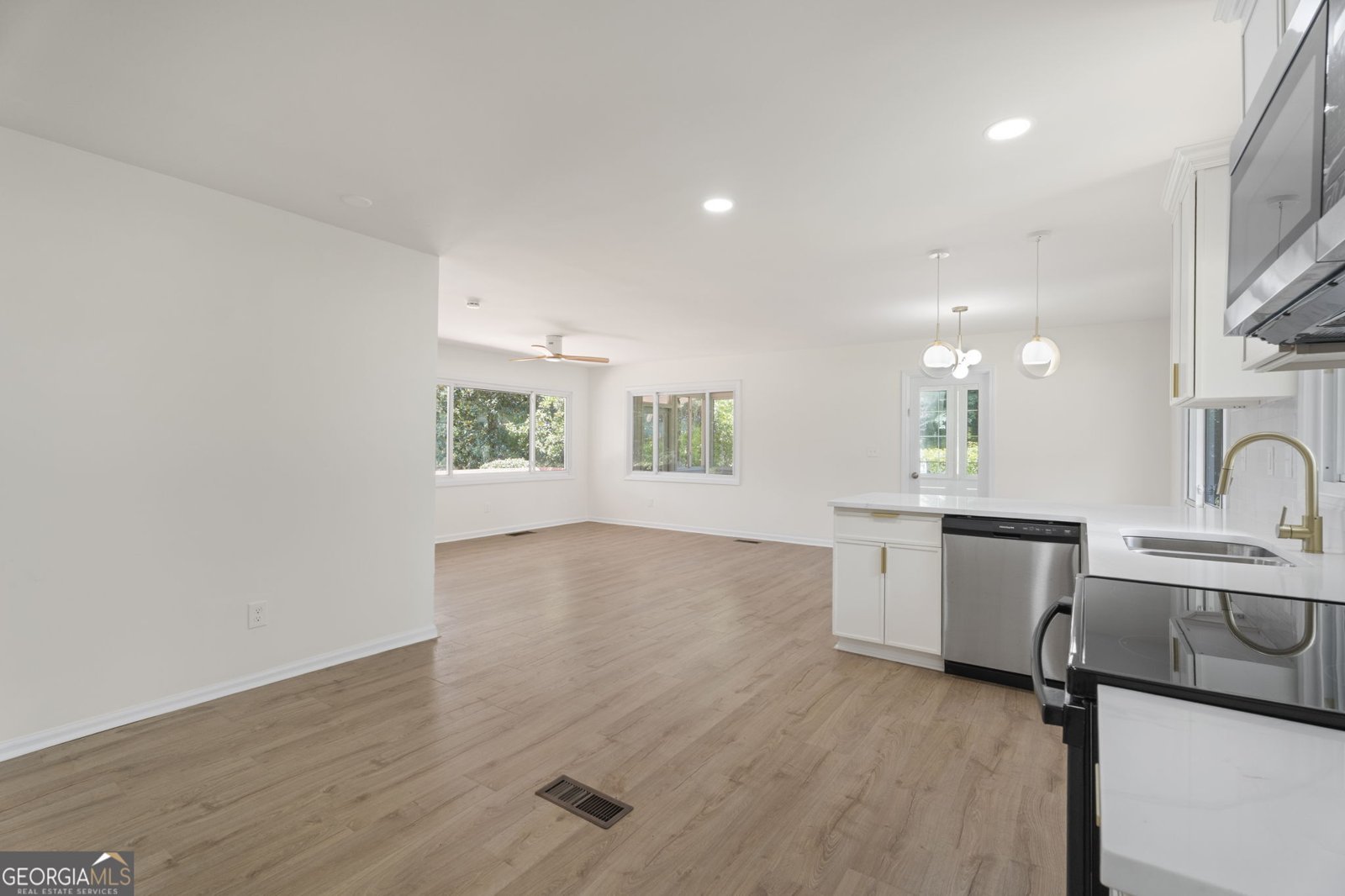 30 Circle Drive Hampton - 12
