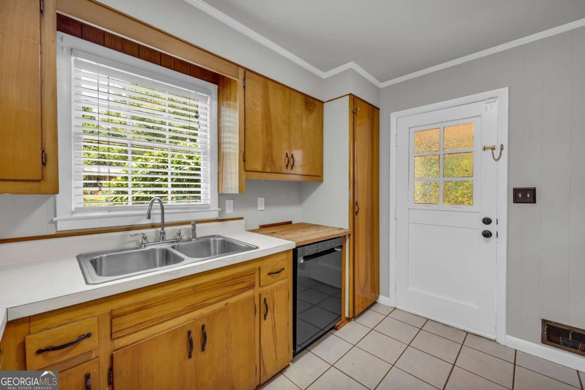 180 SOULE Street Athens - 8