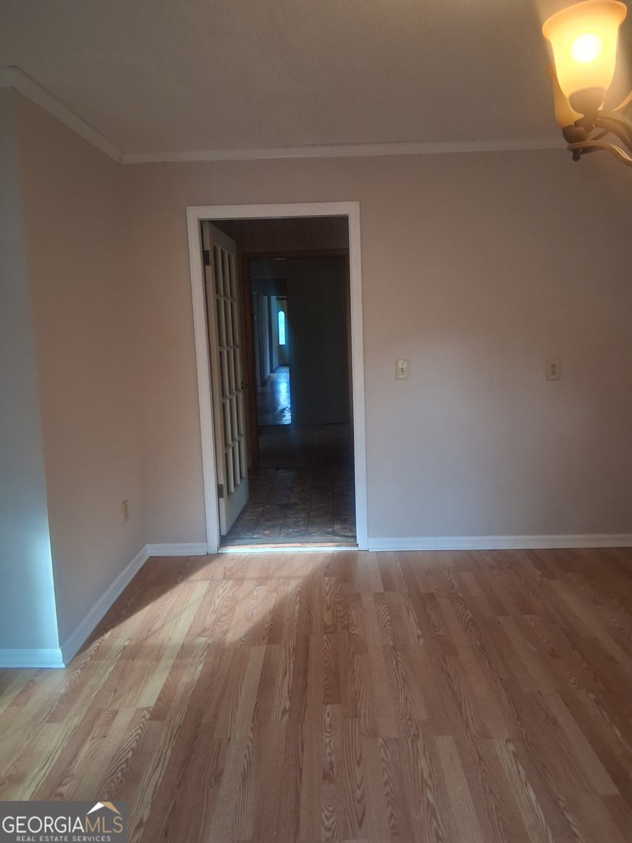 619 Cooper Avenue Eastman - 11