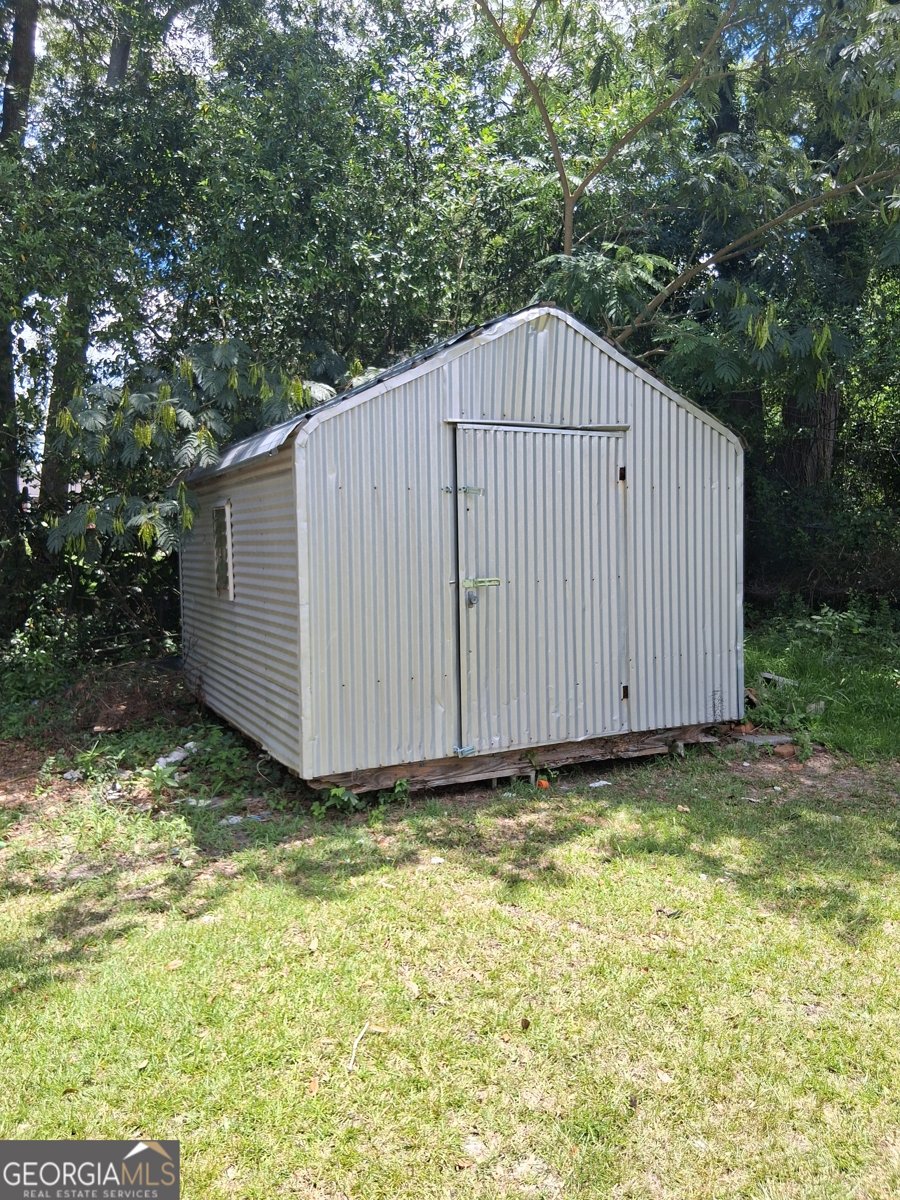 619 Cooper Avenue Eastman - 17