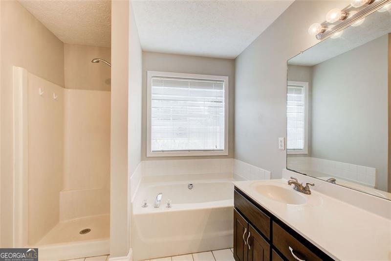 1705 Queen Victoria Court Locust Grove - 9