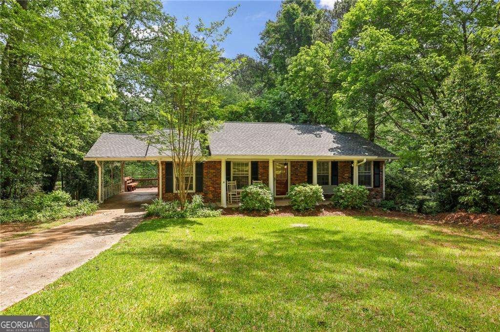 2381 Woodacres Road Atlanta - 1