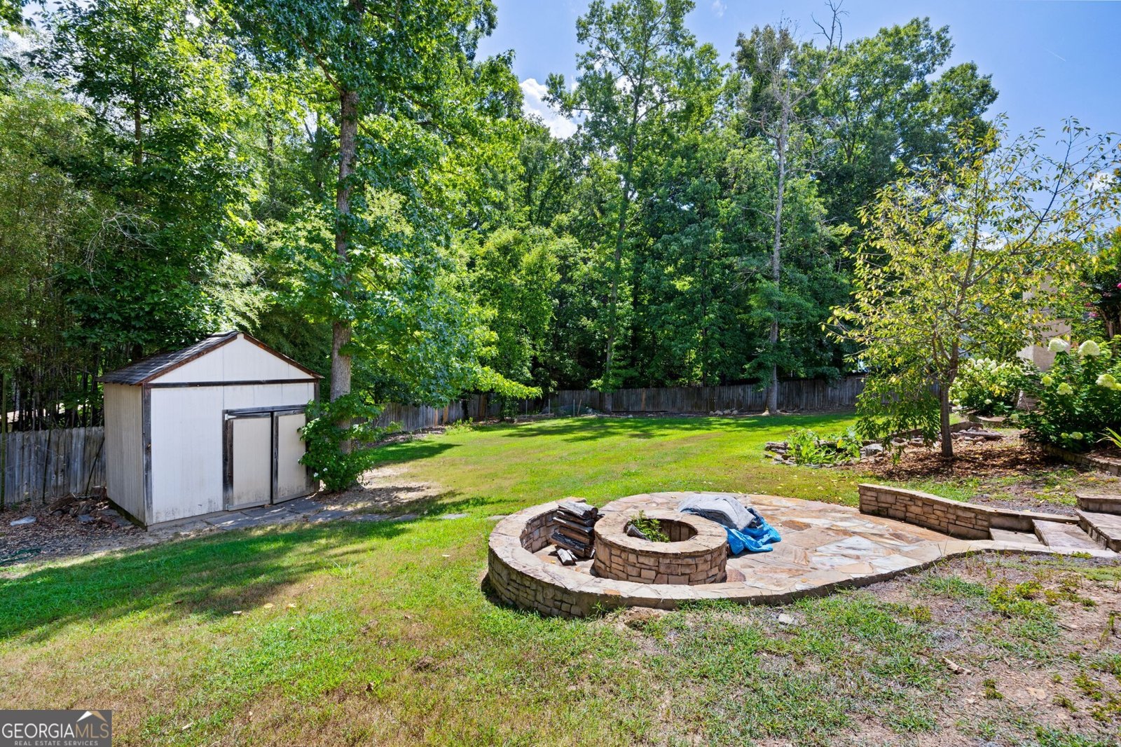 13 Centerport Drive White - 7