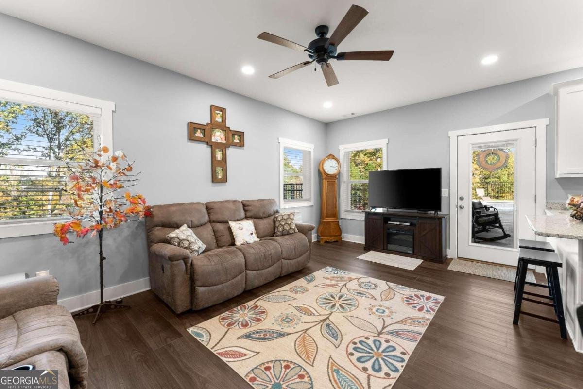 125 Rainbow Circle Cleveland - 44
