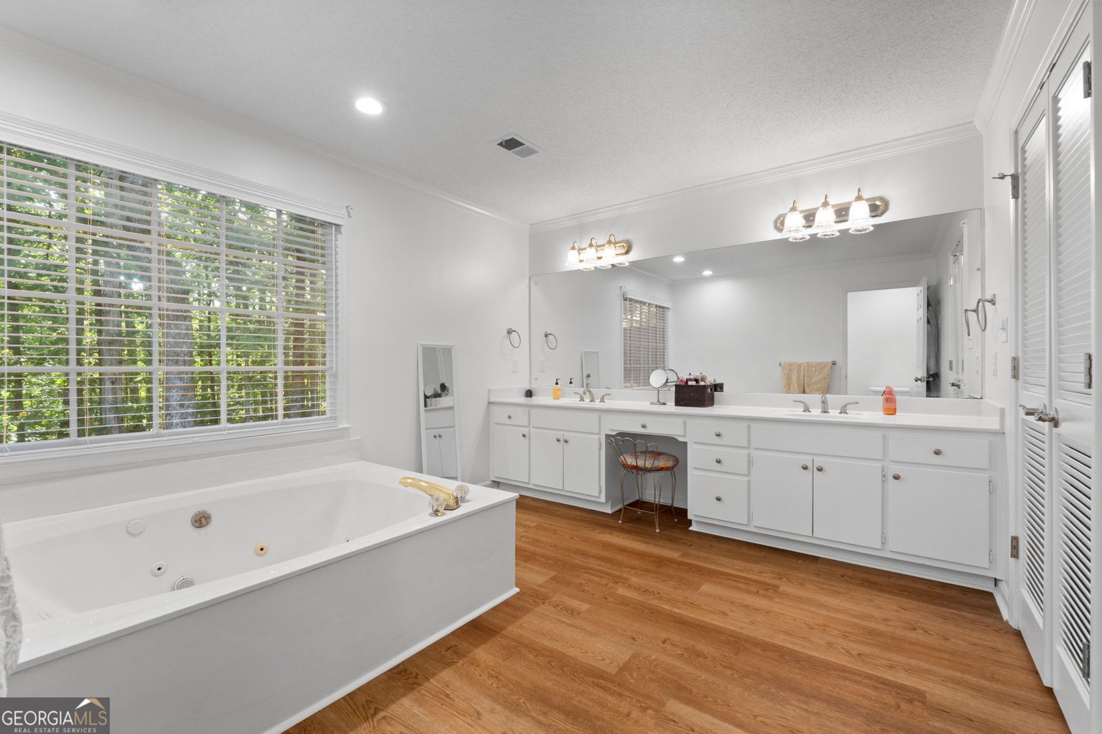 270 Emerald Lake Drive Fayetteville - 35