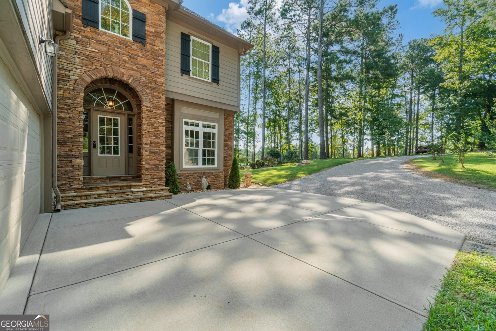 1401 Rainey Road Temple - 39
