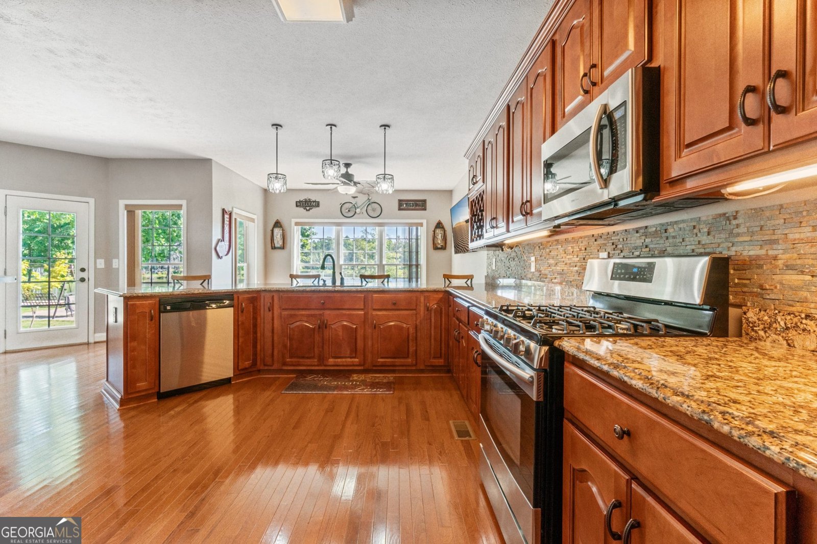 1401 Rainey Road Temple - 48