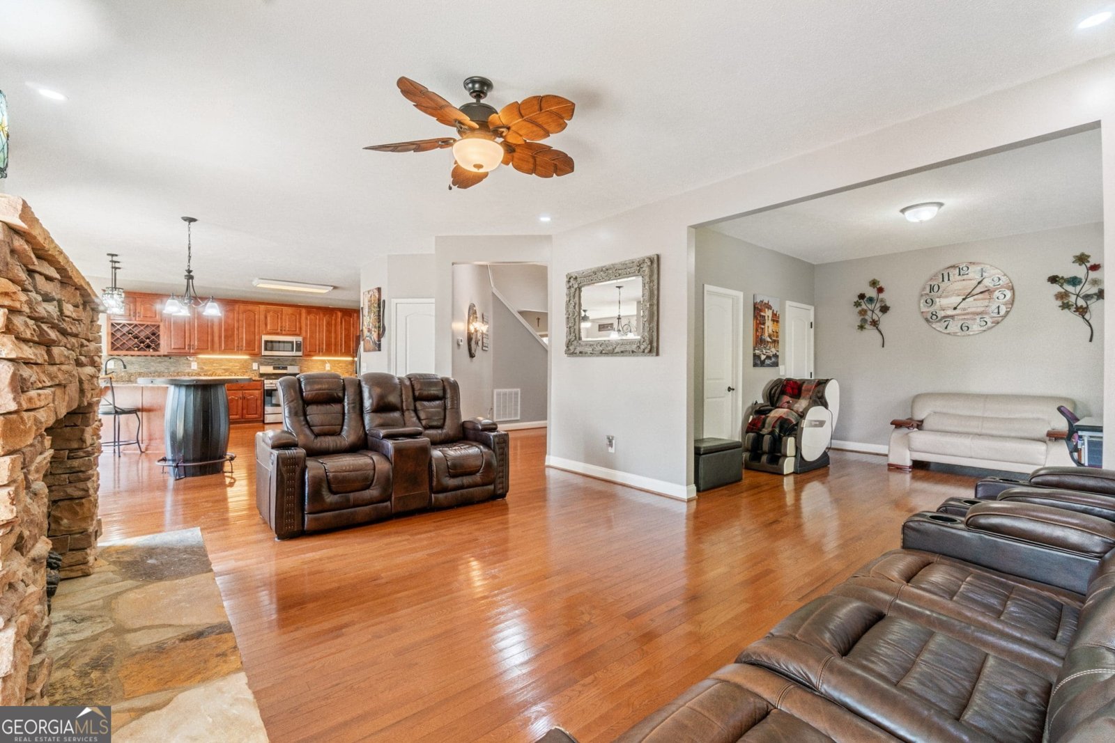 1401 Rainey Road Temple - 50