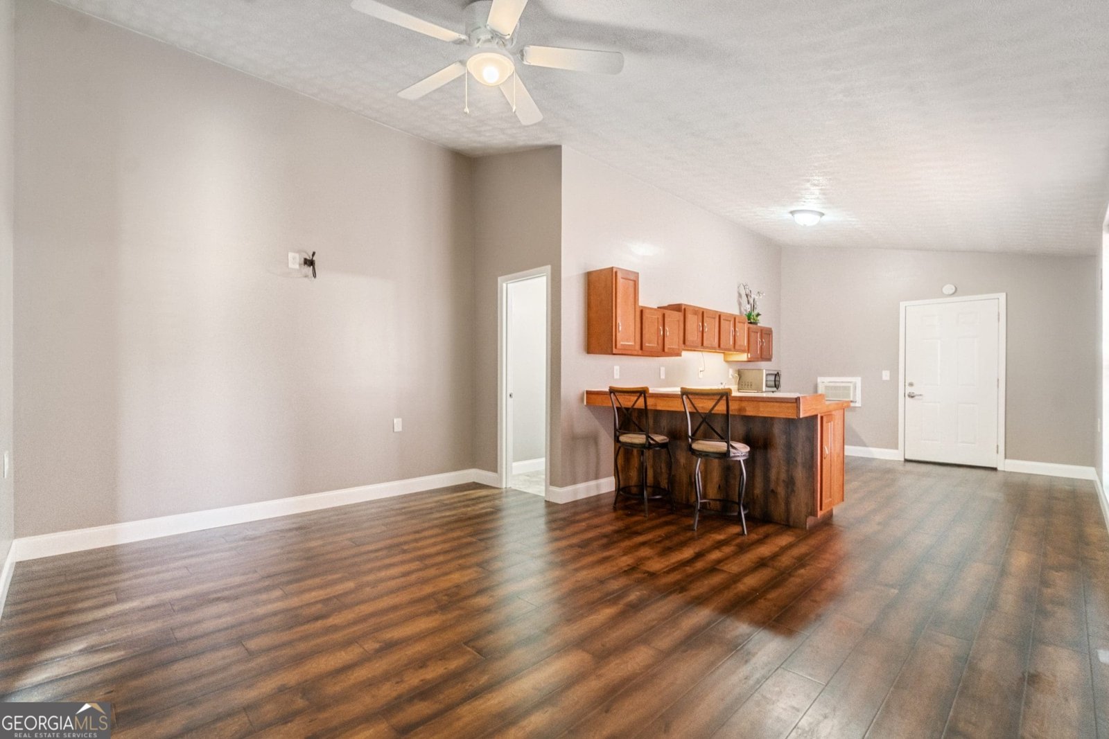 1401 Rainey Road Temple - 67
