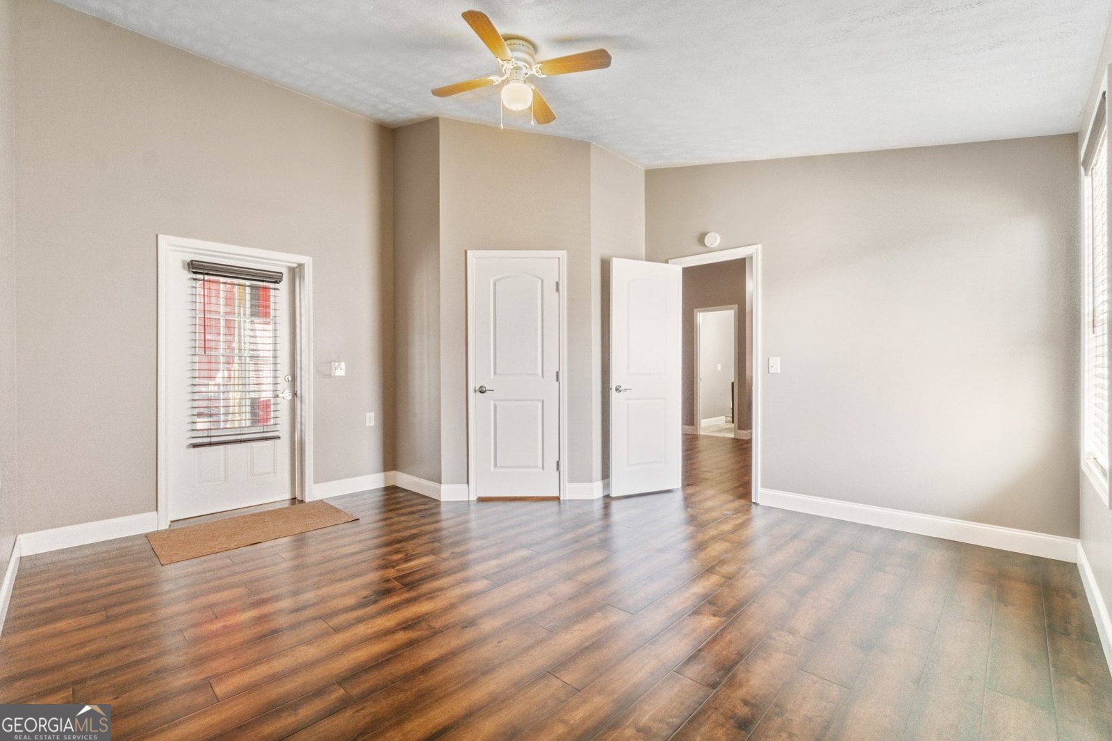 1401 Rainey Road Temple - 70