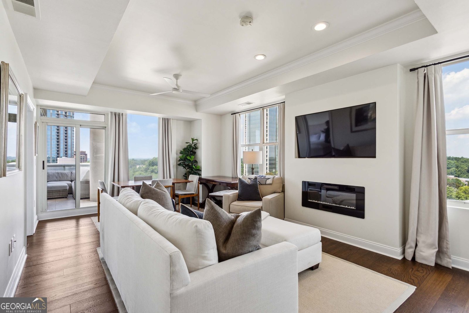 2881 Peachtree Road Atlanta - 1