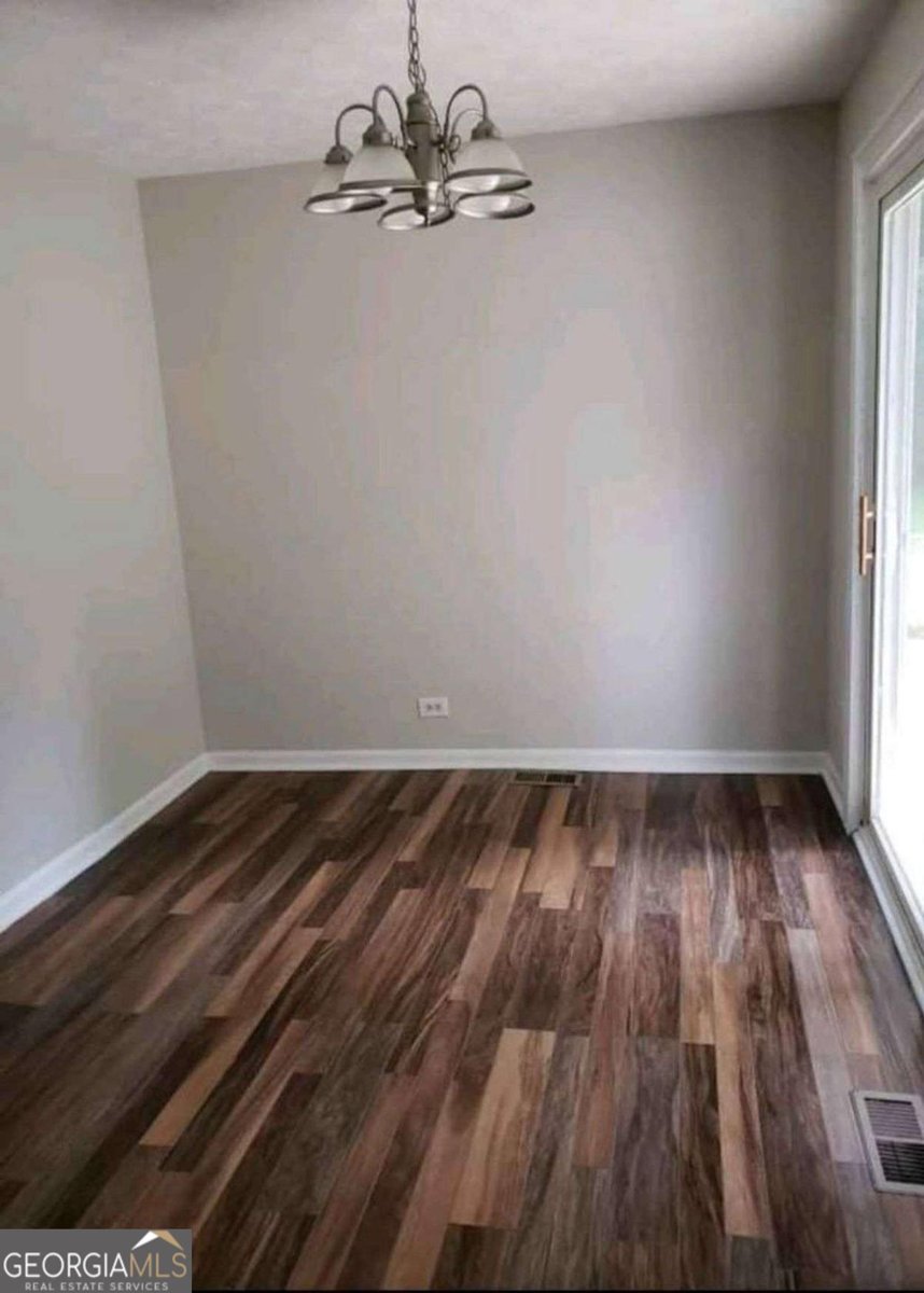 779 Cascade Drive Forest Park - 4