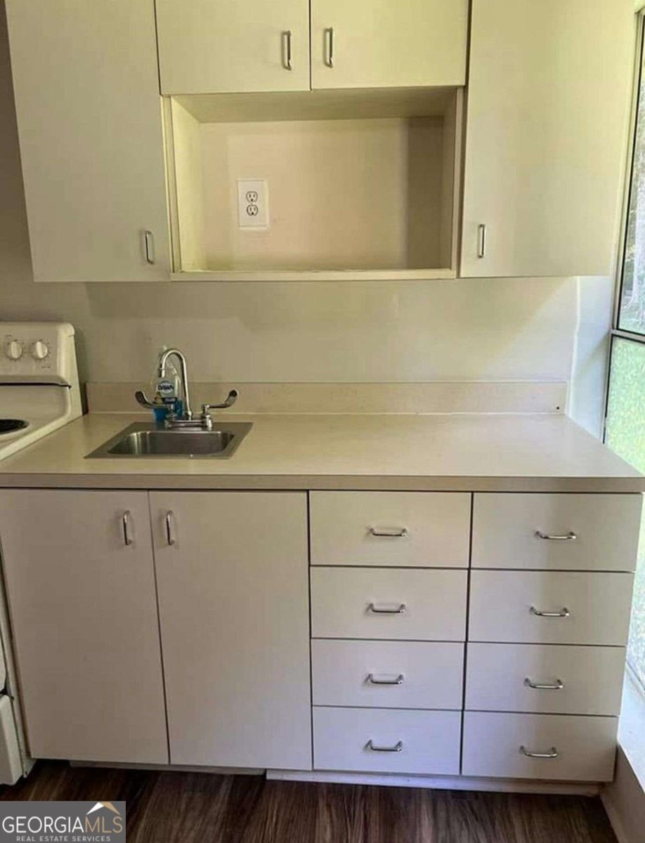 779 Cascade Drive Forest Park - 6