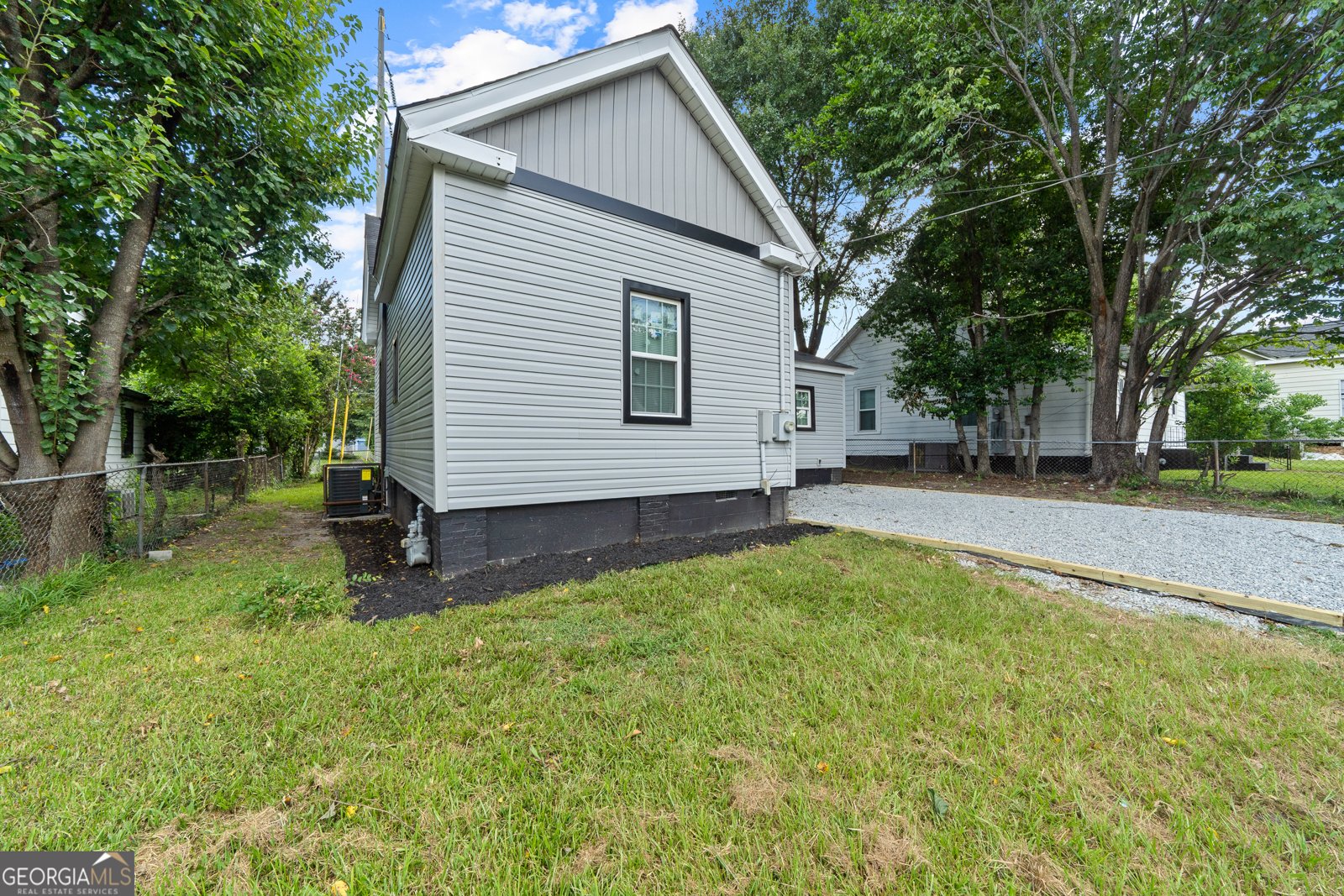 3452 Brookdale Avenue Macon - 25