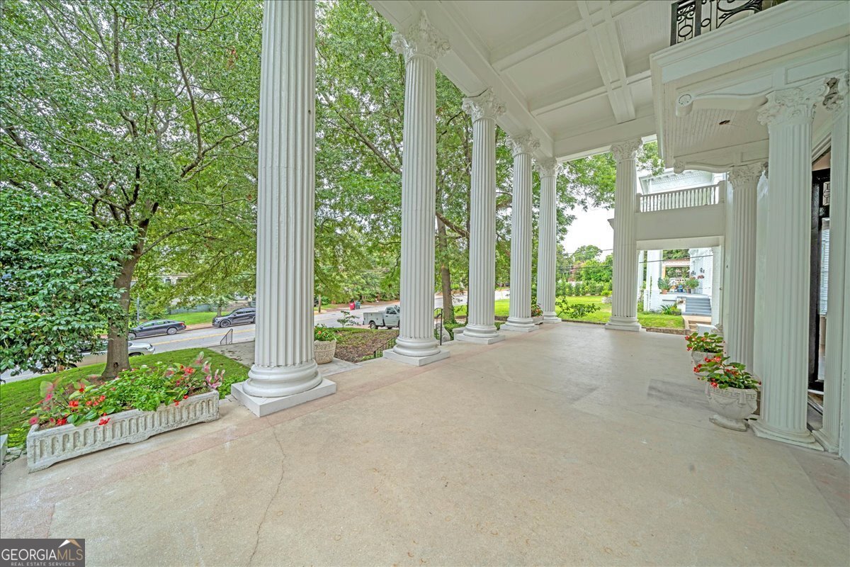 195 College Street Macon - 52