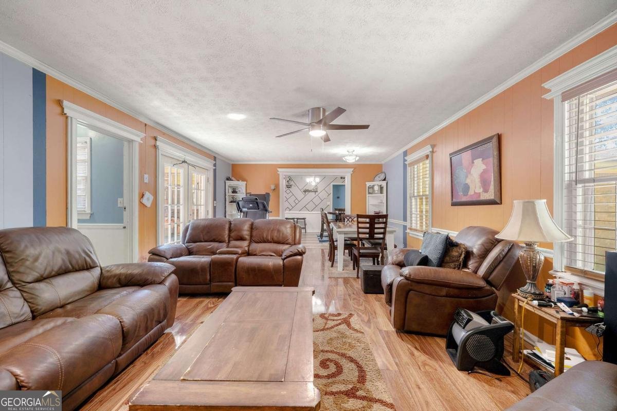 90 North Drive Hampton - 18