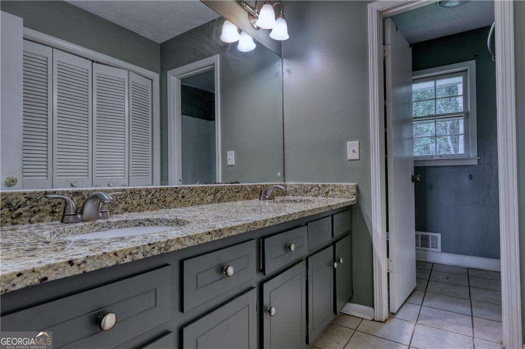 3185 Village Glen Trail Snellville - 4