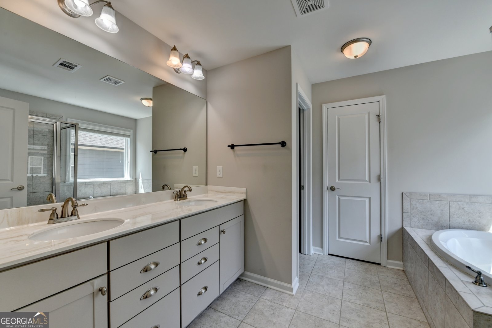 2339 Village Grove Drive Suwanee - 34