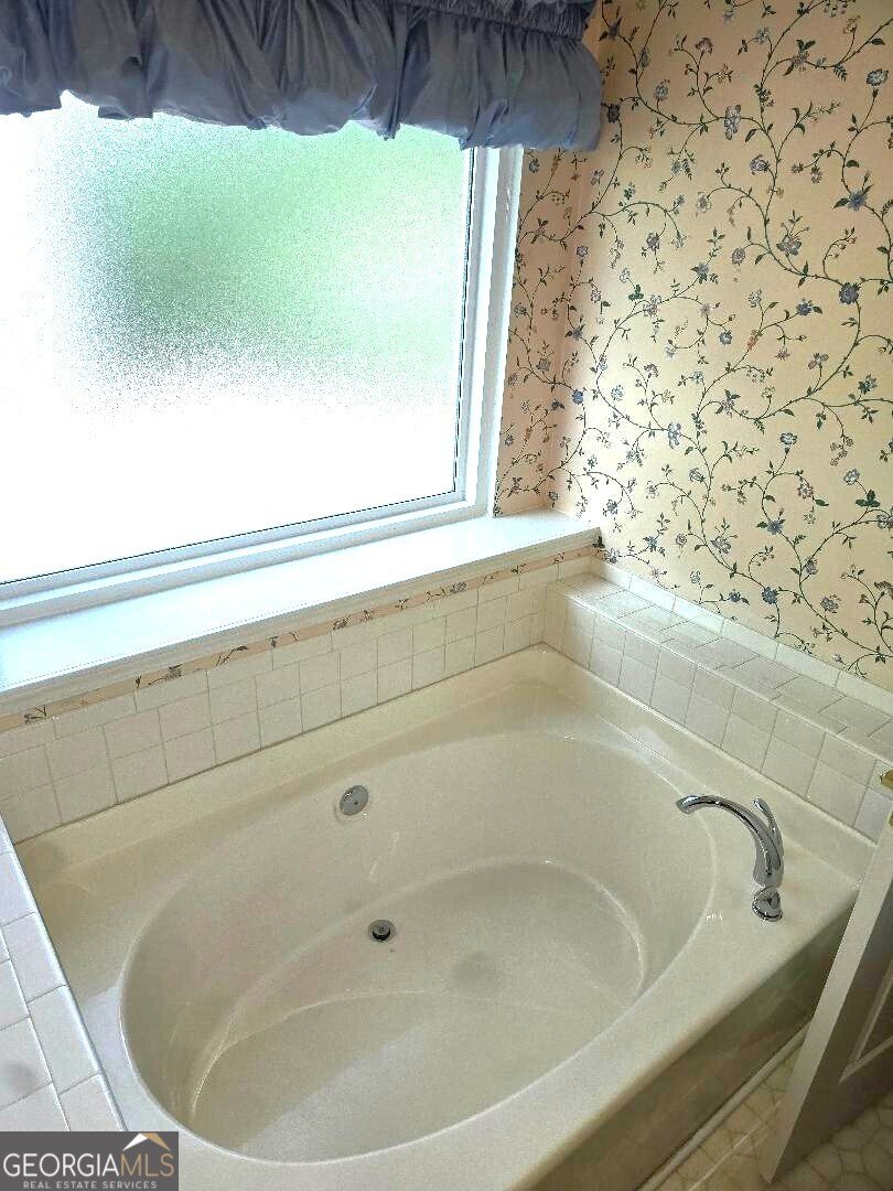 536 HORSESHOE Circle STOCKBRIDGE - 17