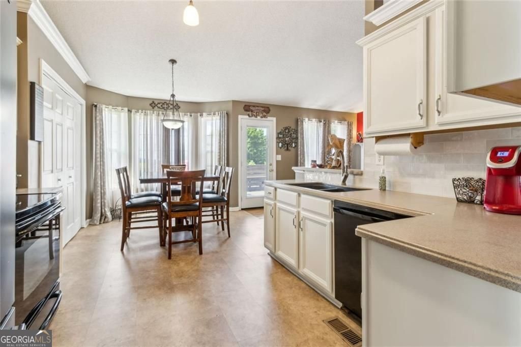 22 Barrington Lane Lane Hiram - 17