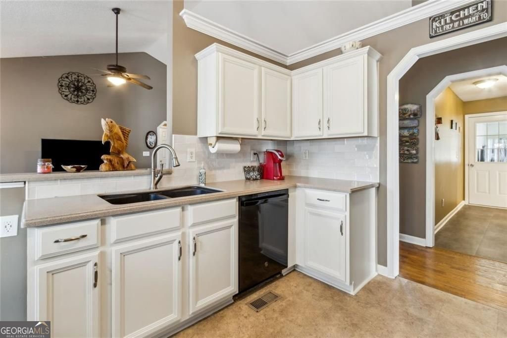 22 Barrington Lane Lane Hiram - 19