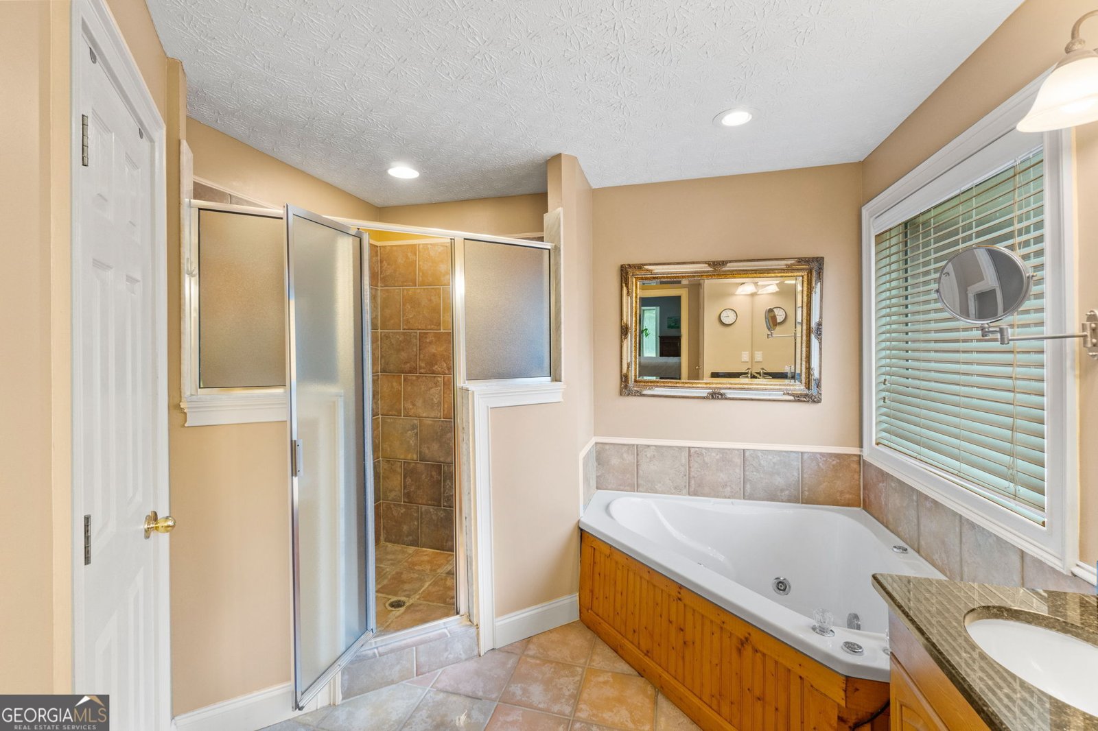 601 Wellington Drive Winder - 24