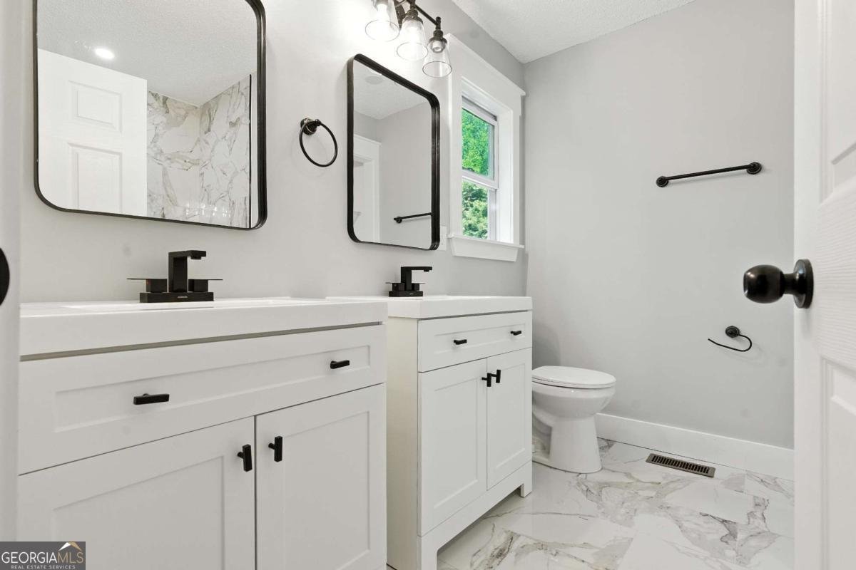 4996 Hunters Cove Drive Acworth - 14