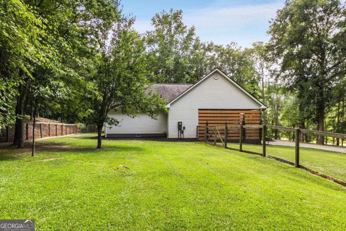 4375 Peckerwood Road Gillsville - 37