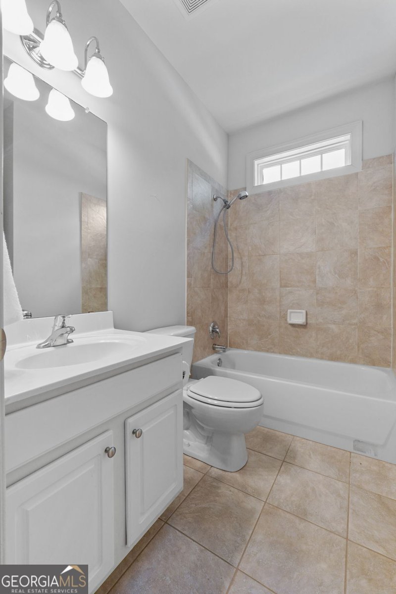 1500 Royce Drive Locust Grove - 32