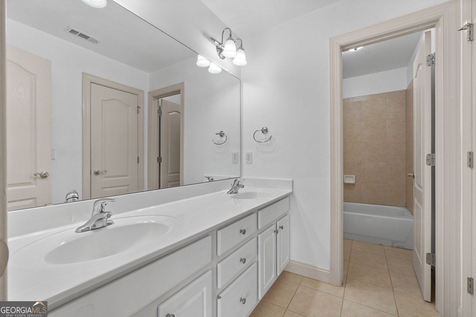 1500 Royce Drive Locust Grove - 39
