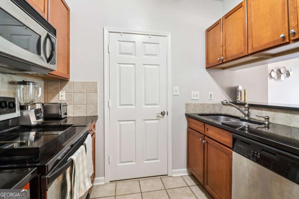 1250 Parkwood Circle Atlanta - 9
