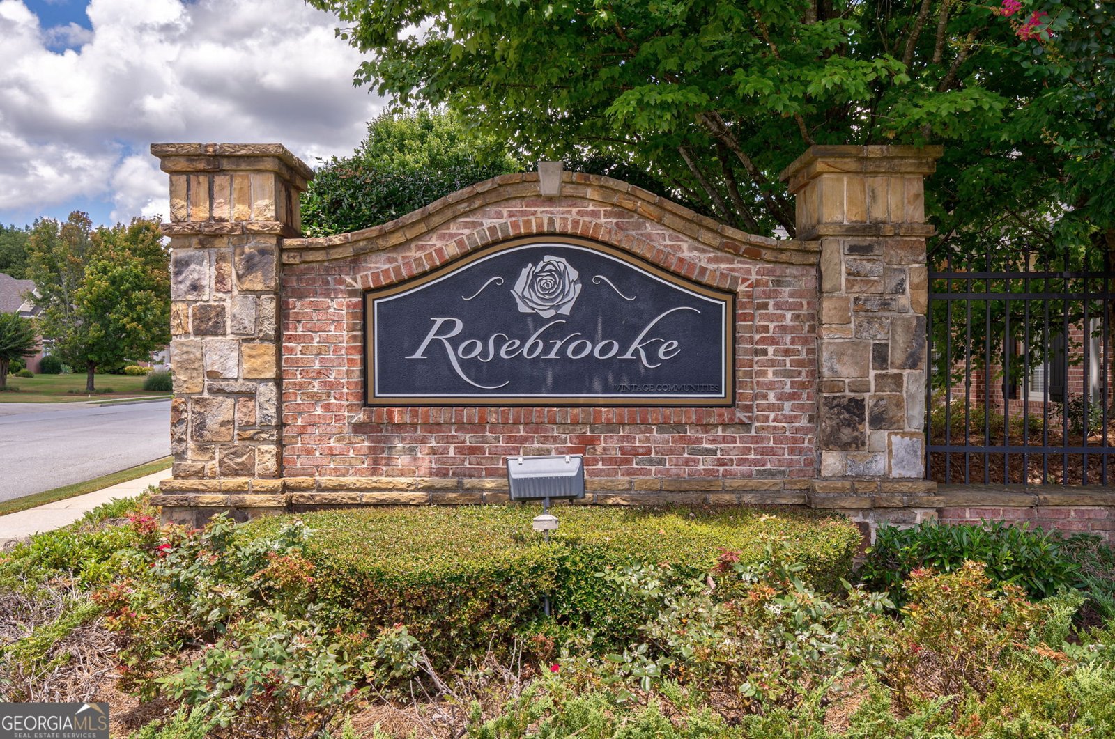 2661 White Rose Drive Loganville - 66