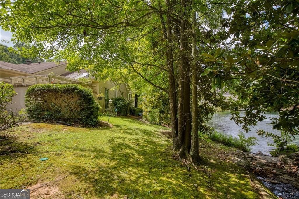 4590 Village Drive Dunwoody - 32