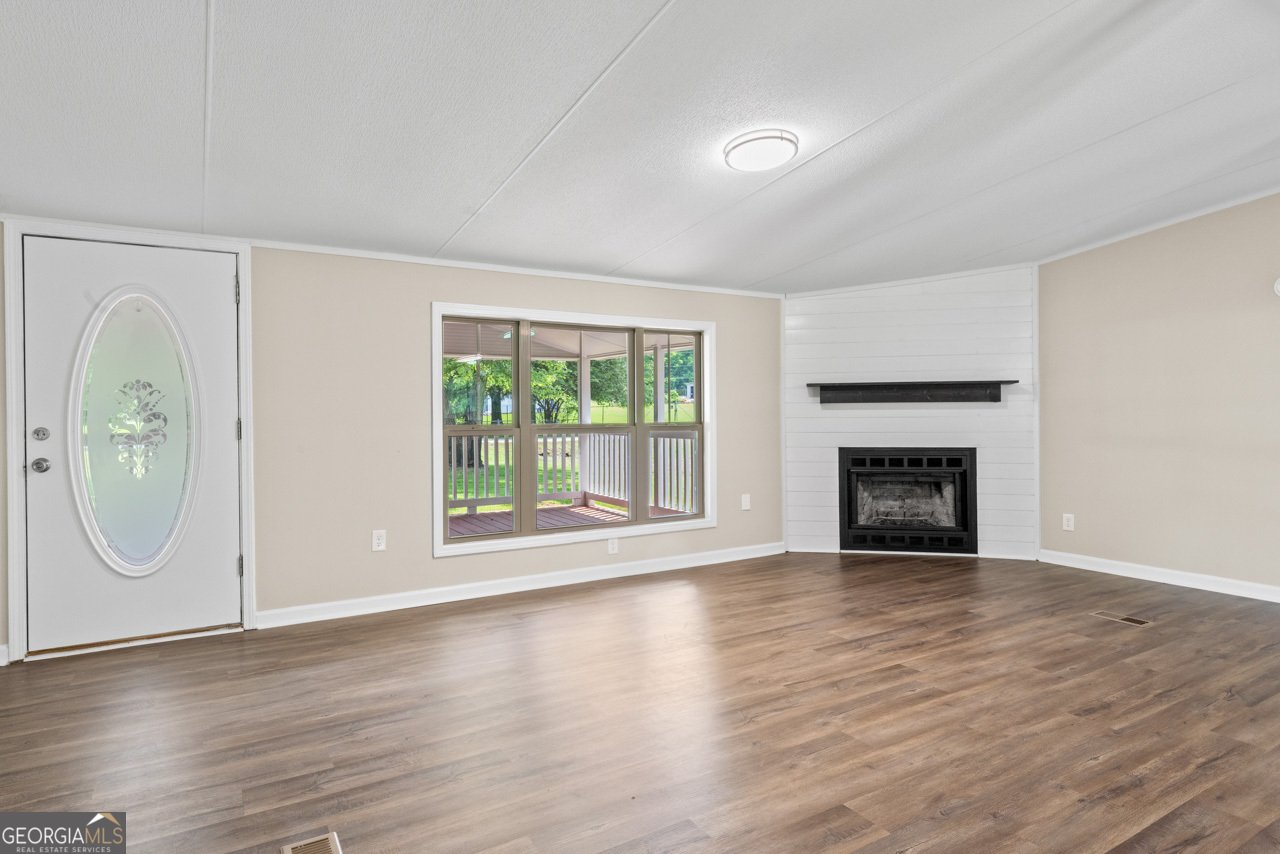 166 James Drive Hampton - 3