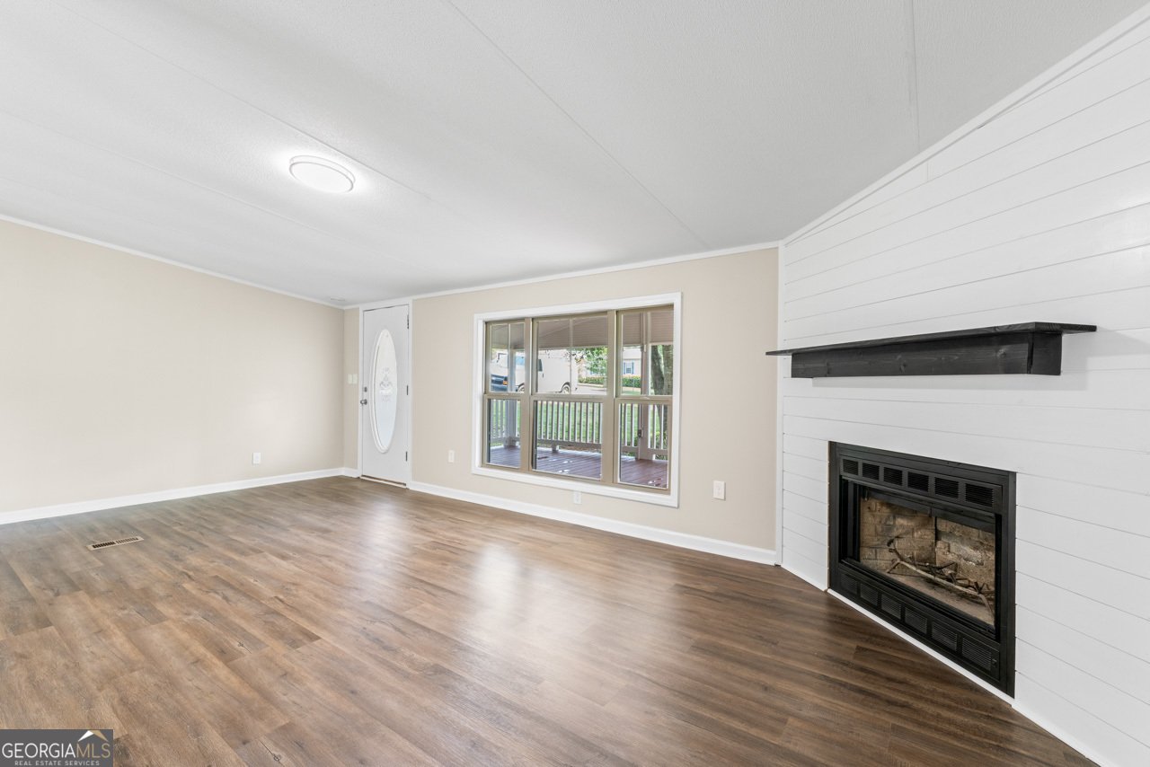 166 James Drive Hampton - 4
