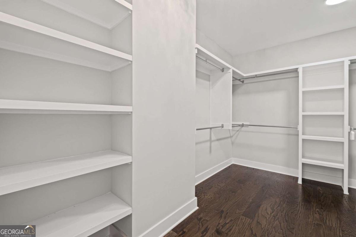583 Club Drive Woodstock - 32