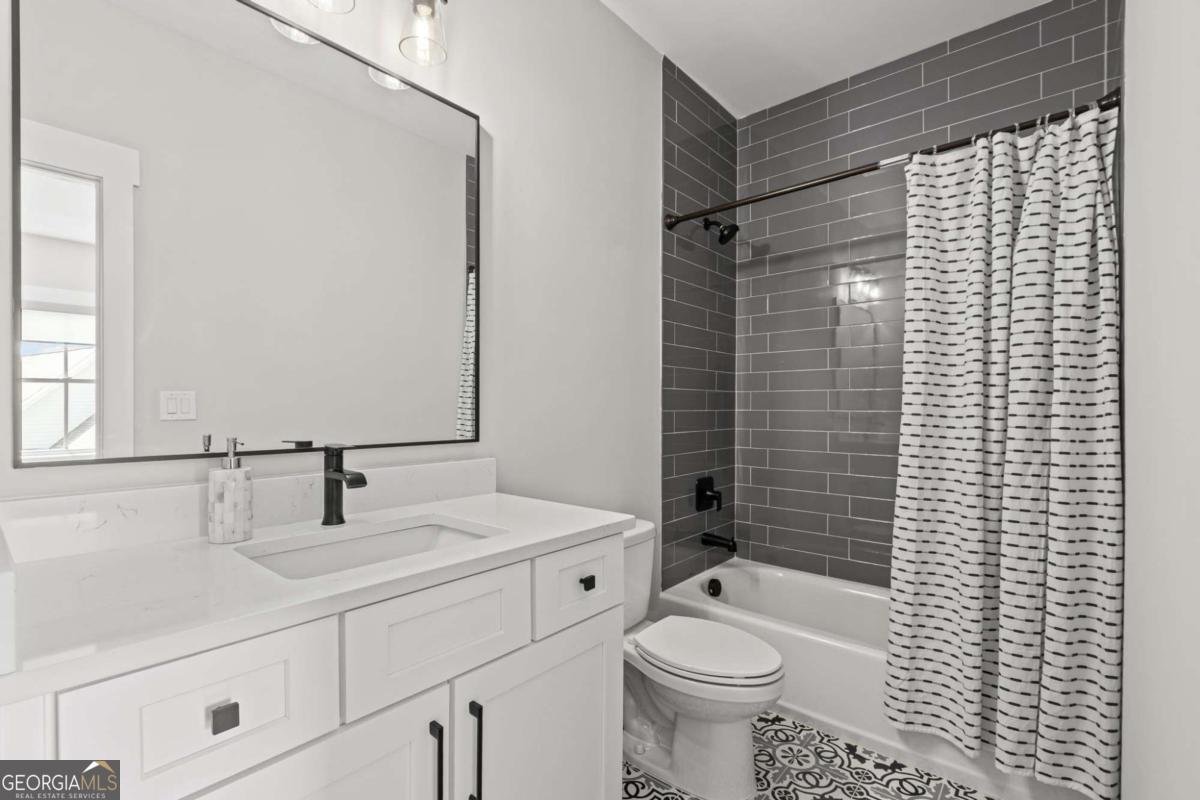 583 Club Drive Woodstock - 36