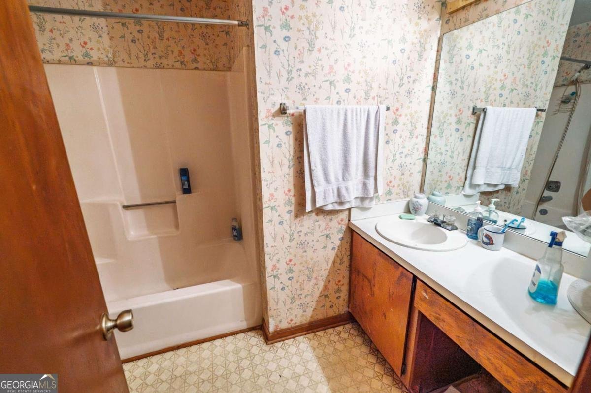 1031 LAKEWOOD Drive Marietta - 1