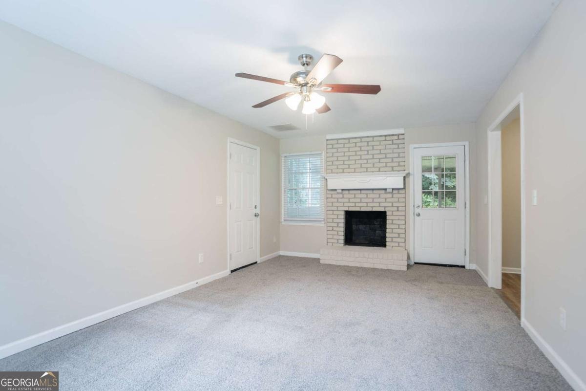542 Hasty Drive Lithia Springs - 4